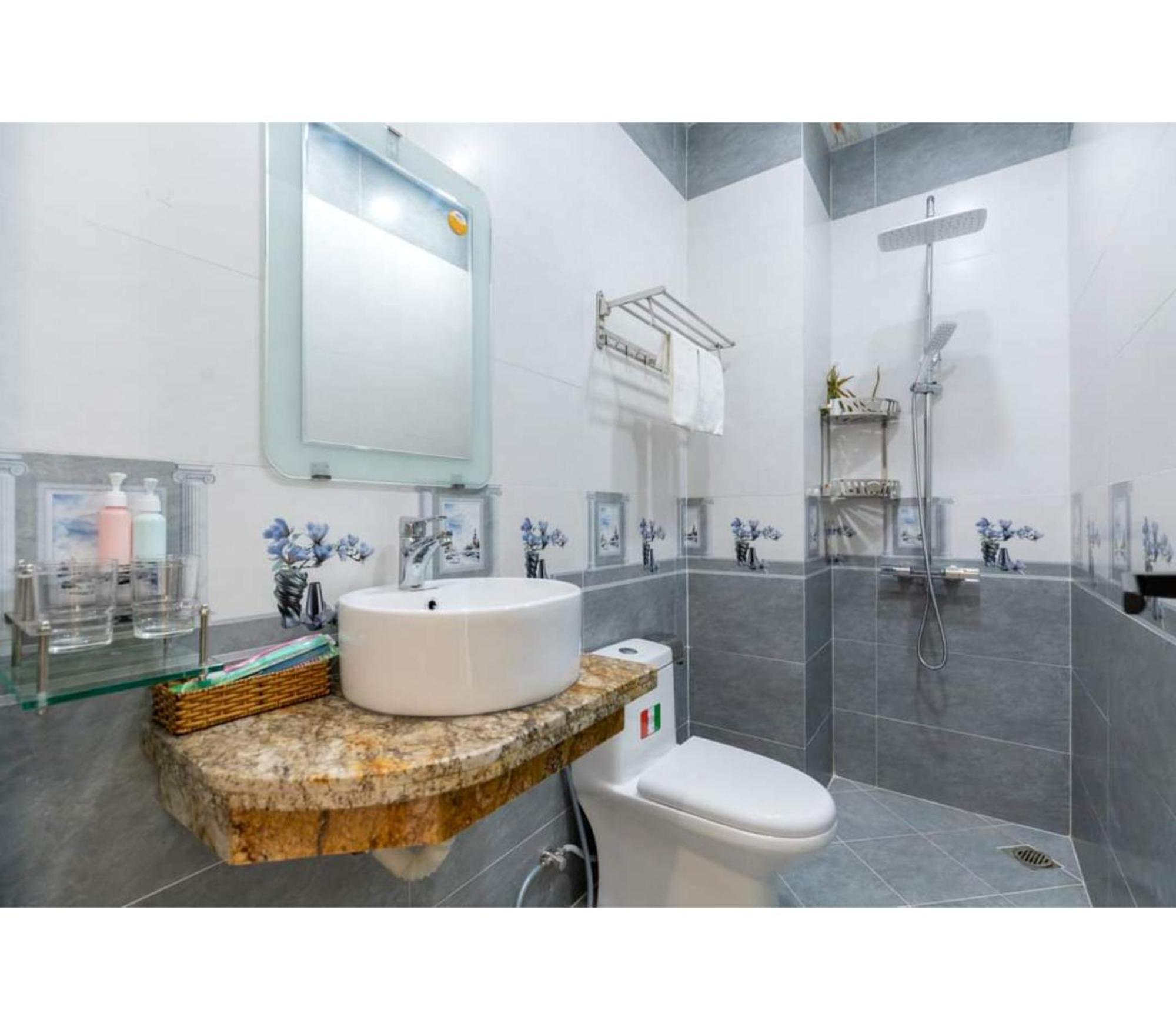 Oyo 1216 Ha Hotel Вунг Тау Екстериор снимка
