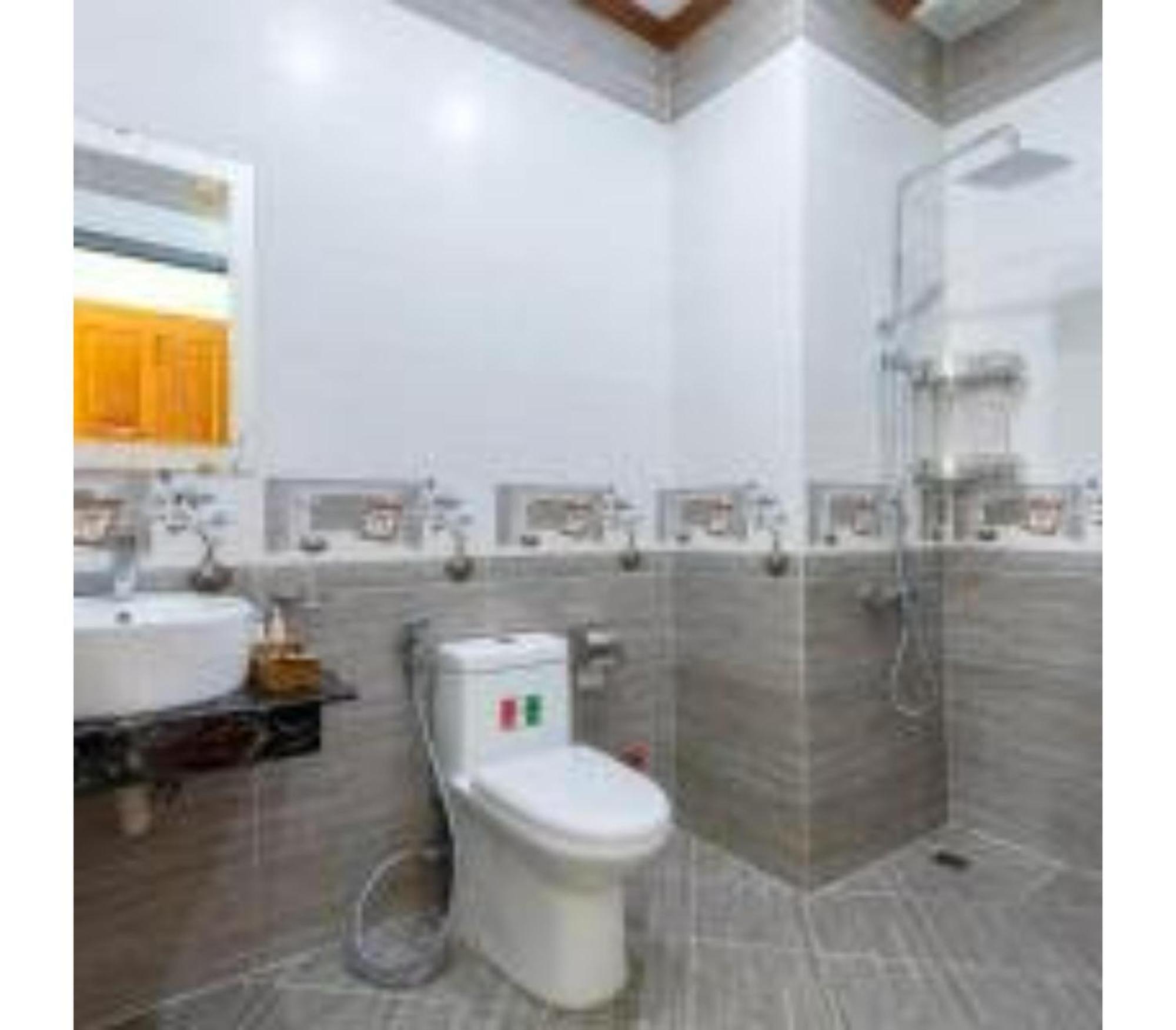 Oyo 1216 Ha Hotel Вунг Тау Екстериор снимка